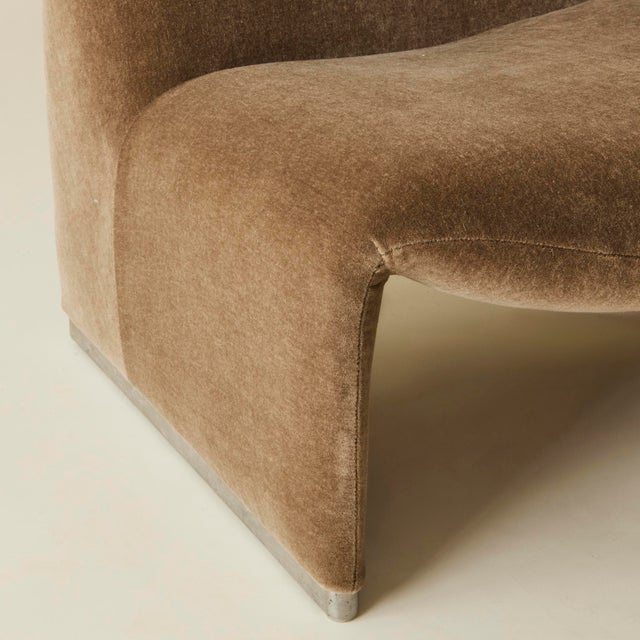 "Alky" Mohair Lounge Chairs Attributed to Giancarlo Piretti for Castelli 1960s For Sale - Image 12 of 12