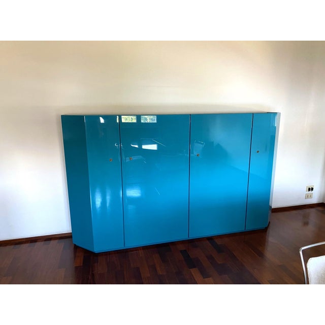 The Bramante 4 sideboard by Kazuhide Takahama is a very modern piece of furniture with classical references, which gives...