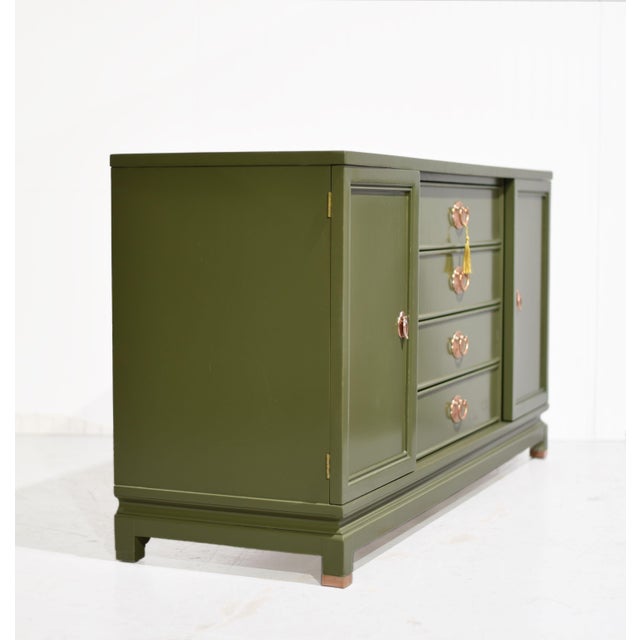 Metal Mid Century Ming Style Chinoiserie Buffet by American of Martinsville in Olive Green - Newly Painted For Sale - Image 7 of 14