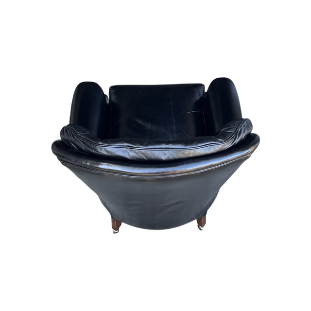 Vintage English Black Leather Club Chair With Tufted Back & Casters For Sale In Los Angeles - Image 6 of 12