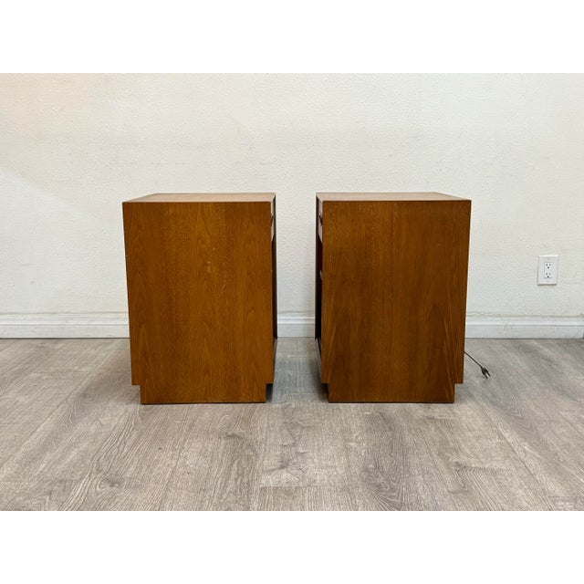 Mid-Century Modern Pair of Mid Century Modern Nightstands For Sale - Image 3 of 11