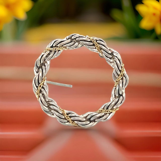 Contemporary 1990s Tiffany & Co Estate Circle Wreath Brooch 18k G + Silver For Sale - Image 3 of 12