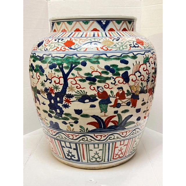 Large Chinese Wucai Porcelain Jardiniere in Jingjia Ming Dynasty Style For Sale - Image 10 of 12