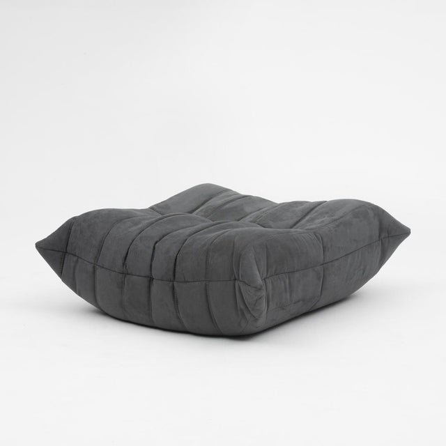 Togo Lounge Chair and Pouf in Black Fabric by Michel Ducaroy for Ligne Roset, 1973, Set of 2 For Sale - Image 13 of 18