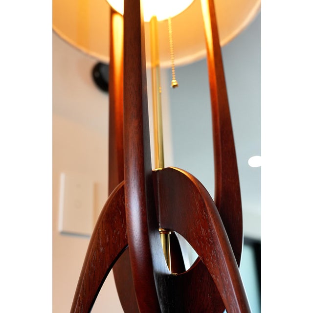 1960s Mid Century Modern R&j Manufacturing Model 30 Table Lamps - a Pair Restored For Sale - Image 12 of 18