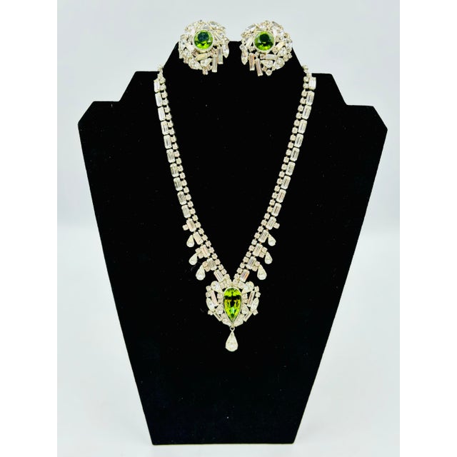 1940s Fantastic Peridot-Green Hobé Rhinestone Empire Necklace and Earrings Set For Sale In Los Angeles - Image 6 of 11