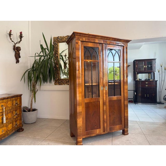 Antique Biedermeier Display Cabinet in Walnut For Sale - Image 7 of 15