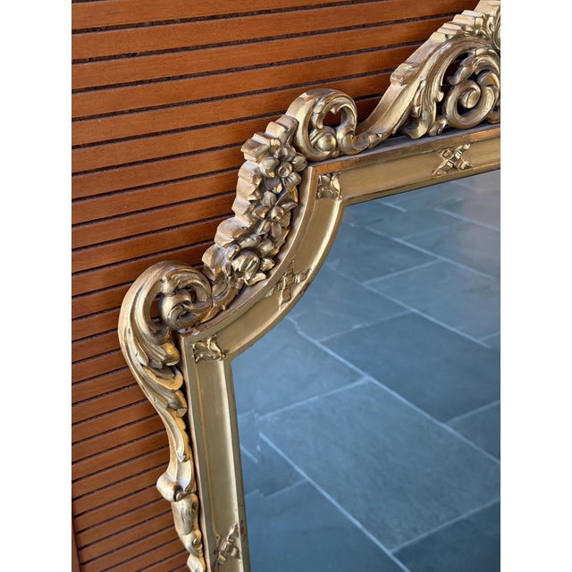 French Louis XV Style Hand-Carved Giltwood Wall Mirror with Beveled Glass, 1950s For Sale - Image 3 of 12