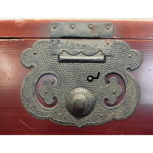 19th Century Japanese Meiji Period Isho-Tansu Clothing Chest With Iron Hardware For Sale - Image 4 of 11