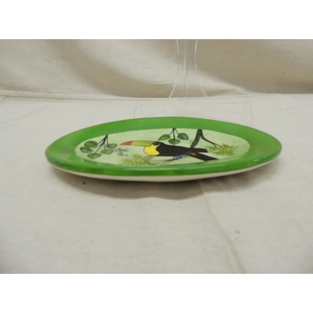 2000s Oval Hand-Painted Decorative Dish Depicting a Tucan For Sale - Image 4 of 9