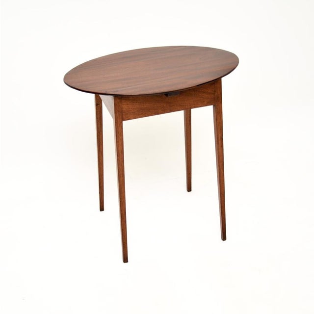 A smart and elegant antique Edwardian occasional side table. This was made in England, it dates from around the 1900-1910...