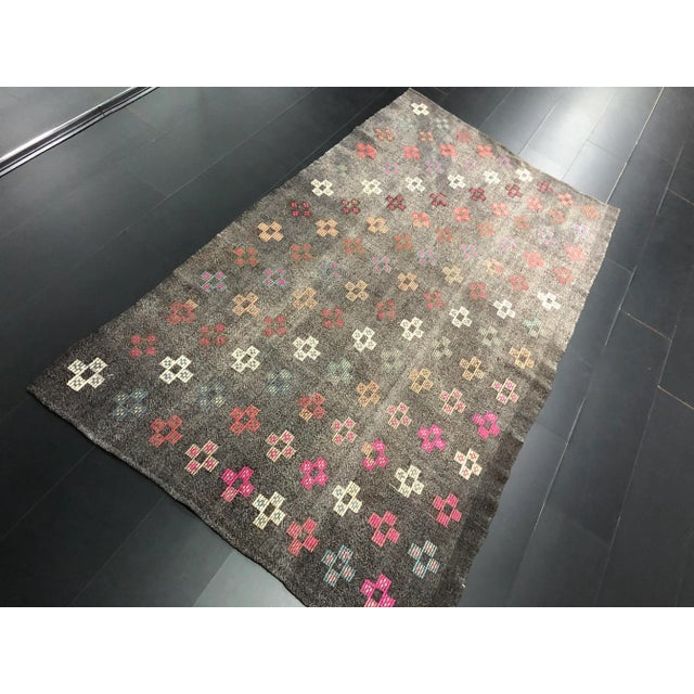 1960s Tribal Turkish Anatolian Area Kilim Rug For Sale In Phoenix - Image 6 of 11