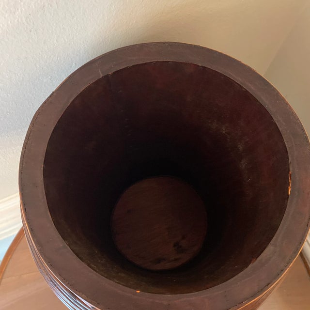 Brown 1970s Vintage Italian Style Pencil Reed Lidded Floor Basket For Sale - Image 8 of 9