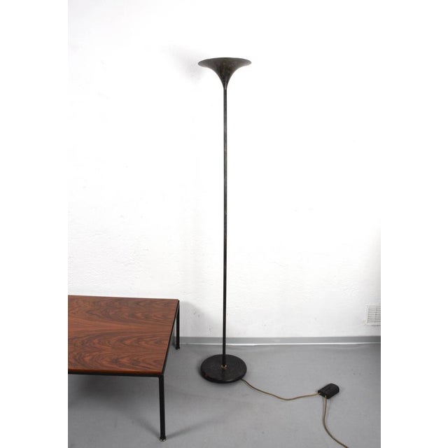 Mid-Century Modern Mid-Century Italian Black Aluminum Tulip Floor Lamp with Gold Finishes, 1970s For Sale - Image 3 of 14