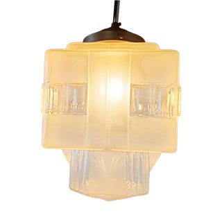 Vintage Art Deco Pendant Light in Glass, 1930s For Sale