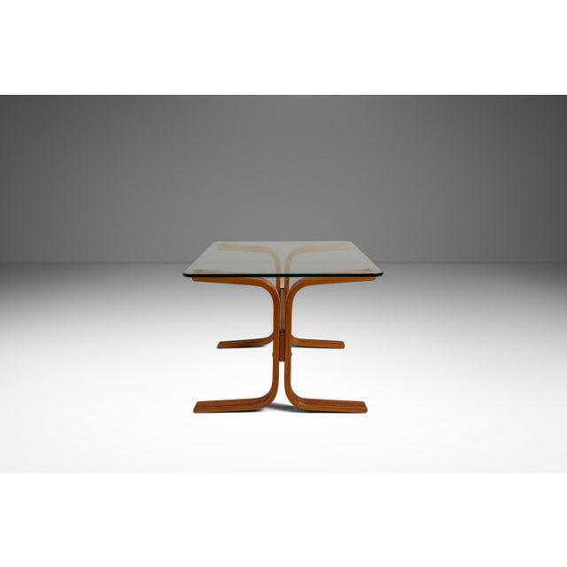 Mid-Century Scandinavian Modern "Siesta" Occasional / Side Table in Beech W/ Glass Top Attributed to Ingmar Relling for Westnofa, Norway, C. 1970s For Sale In Orlando - Image 6 of 14