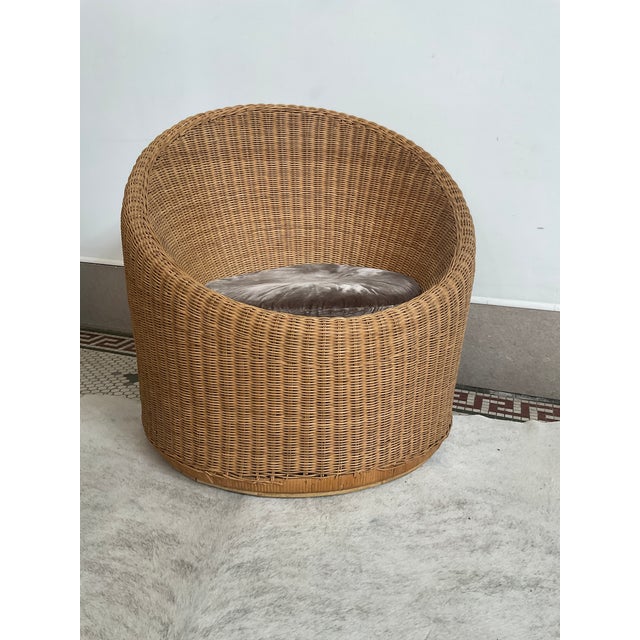 Mid-Century Modern Cocoon 'Elephant Boot' Barrel Chair With Cushion, Style of Eerno Aarnio For Sale - Image 3 of 11