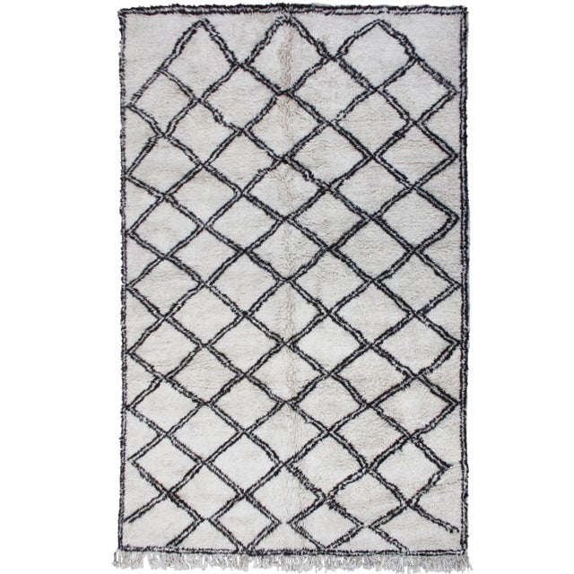 Mid 20th Century Vintage Moroccan Rug - 9'6'' X 6'8'' For Sale - Image 9 of 9