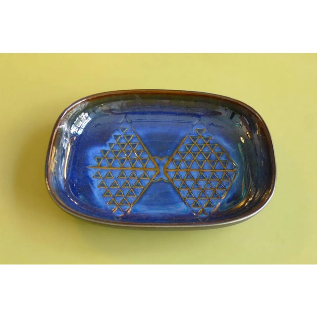 Einar Johansen Danish Blue Ceramic Model 3332 Bowl with Diamond Pattern by Einar Johansen for Søholm, 1960s For Sale - Image 4 of 8