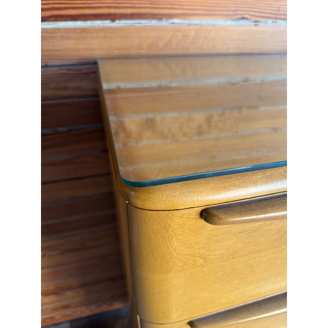 1950s 1950s Heywood-Wakefield M522 Encore 5-Drawer Highboy Dresser in Wheat Finish For Sale - Image 5 of 9