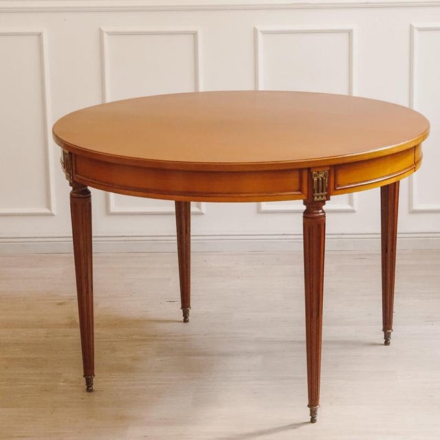Antique Louis XVI Round Cherrywood Dining Table, 19th Century For Sale - Image 3 of 13