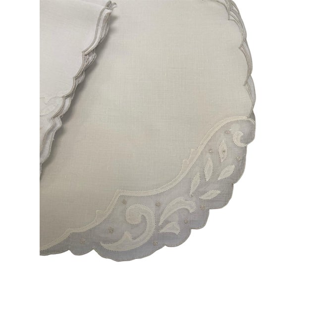 1960s Vintage Madeira Linen Placemats and Napkins, Set of 16 For Sale - Image 5 of 9