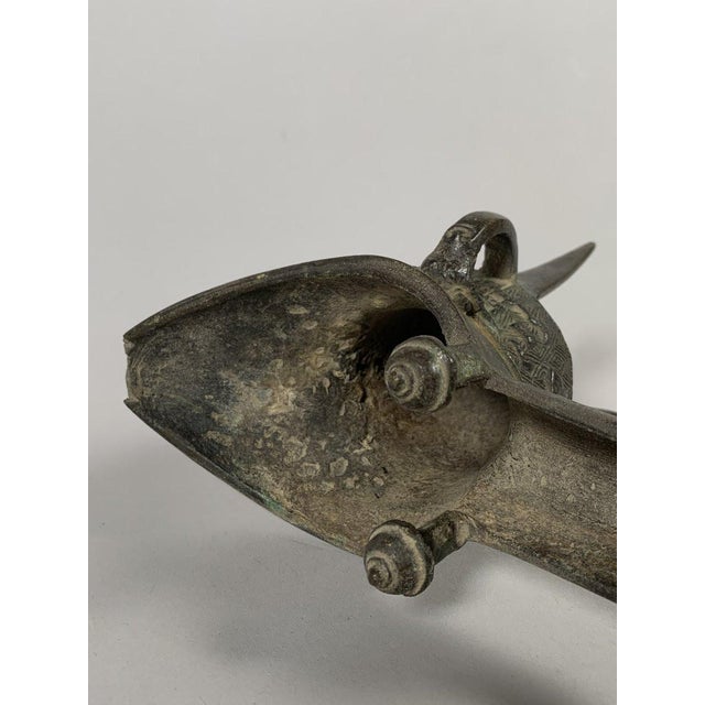 Bronze tripod cup "Jue", China, Ming dynasty (1368-1644) For Sale - Image 11 of 11