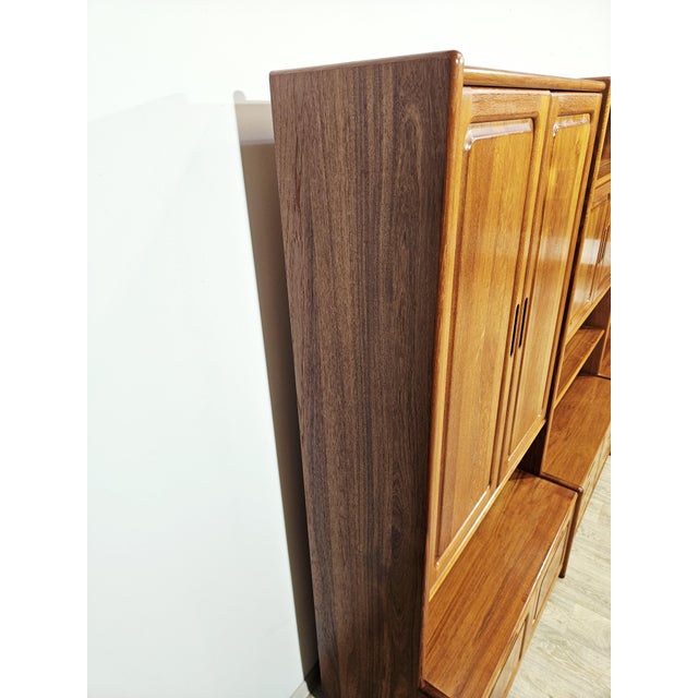 Vintage Danish Modular Shelving Unit in Teak from Dyrlund, 1960s For Sale - Image 10 of 18