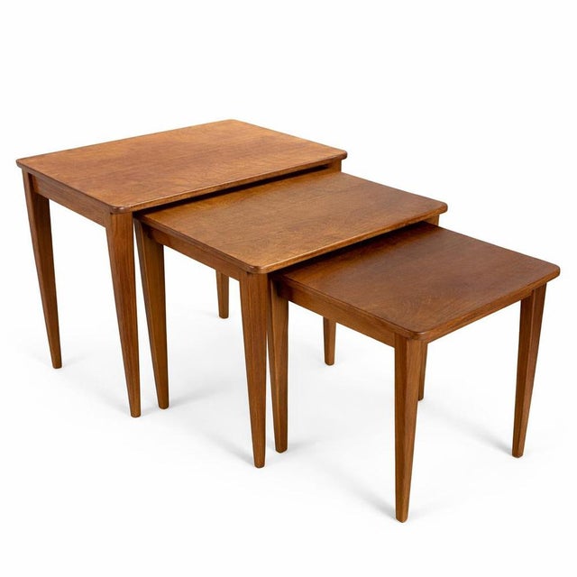 Brown Nesting Tables in Oak and Walnut from Gordon Russell, Set of 3 For Sale - Image 8 of 8