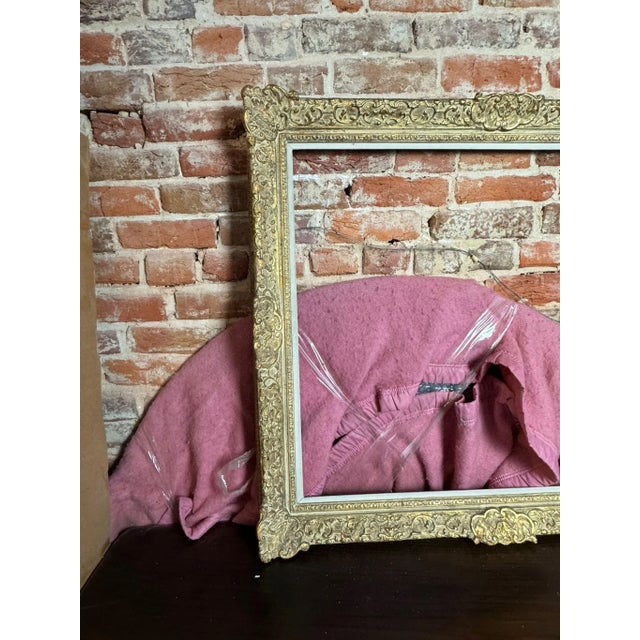 Gold Large French Giltwood Frame – Mid 19th Century Antique For Sale - Image 8 of 12