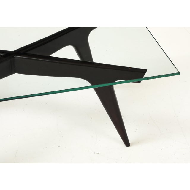 1960's Gio Ponti Style Modernist Ebonized Mahogany Coffee Table For Sale In New York - Image 6 of 12