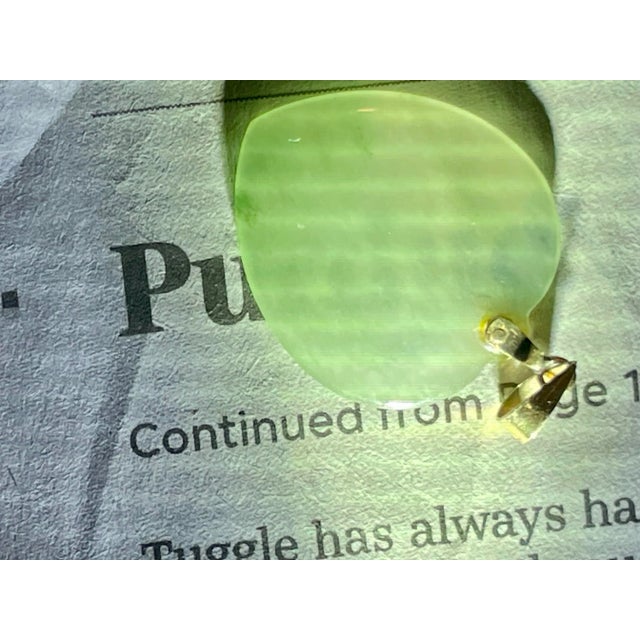 Jadeite Jade in 14k Gold Heart Shaped Very Fine Translucent Pale Apple Green Pendant For Sale - Image 4 of 7
