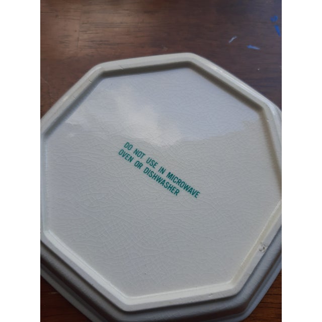 English Mid 20th Century Christmas French Horn Octagon Small Dish - a Pair For Sale - Image 3 of 7