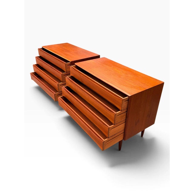 Wood Pair of Danish Teak Four-Drawer Dressers | Arne Vodder | Sculpted Pulls & Finished Backs | C. 1960s, Attributed For Sale - Image 7 of 18