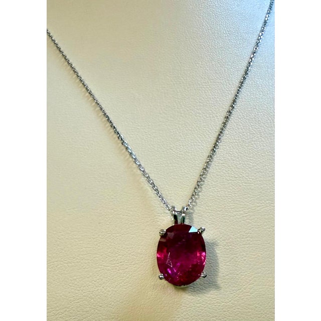 Modern 5 Carat Oval Cut Natural Pink Tourmaline 14 Karat White Gold Necklace, 18" Long For Sale - Image 3 of 8