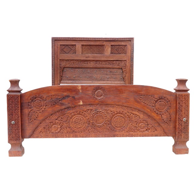 Vintage Cedar Double Bed, Swat-Tal, Pakistan For Sale - Image 4 of 17