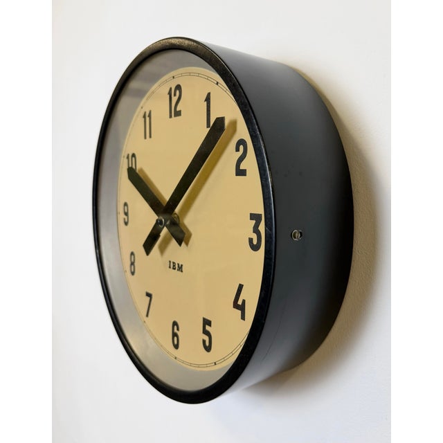 Mid-Century Modern Industrial Black Factory Wall Clock from IBM, 1950s For Sale - Image 3 of 15