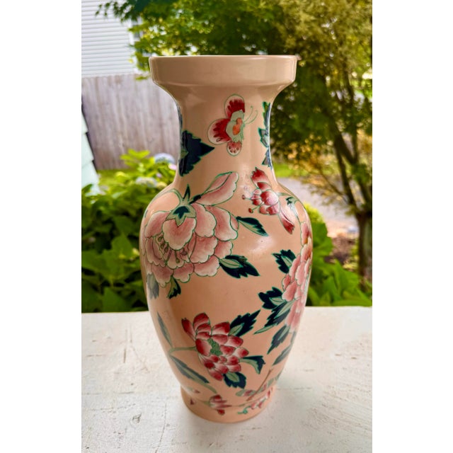 Mid 20th Century Pink Chrysanthemum Hand Painted Chinese Vase For Sale In New York - Image 6 of 10