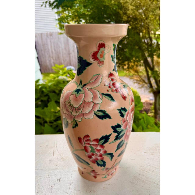 Pink Chrysanthemum Hand Painted Chinese Vase For Sale In New York - Image 6 of 10