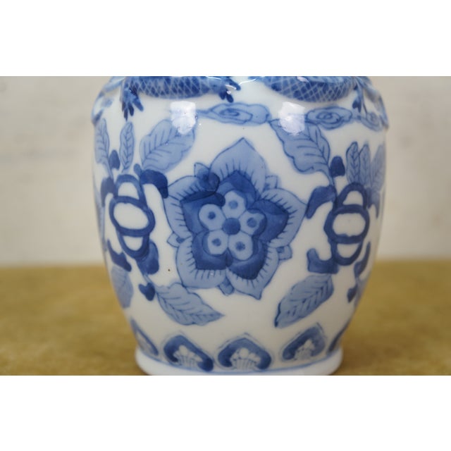 Late 20th Century Chinese Chinoiserie Blue & White Porcelain Dragon Foo Dog Mantel Vase Urn For Sale - Image 5 of 13