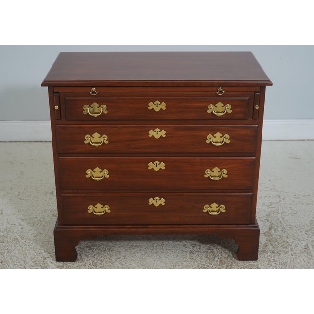 Age: Approx: 20 Years Old Details: Finish no.24 Model 2401 Dovetailed Drawer Construction High Quality Construction...
