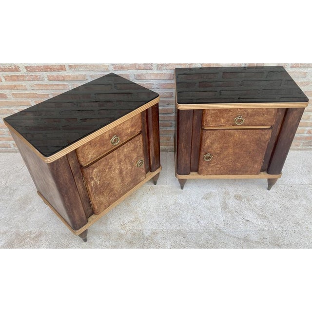 Italian Walnut and Beech Wood Nightstands with Black Glass, 1940s, Set of 2 For Sale - Image 10 of 16