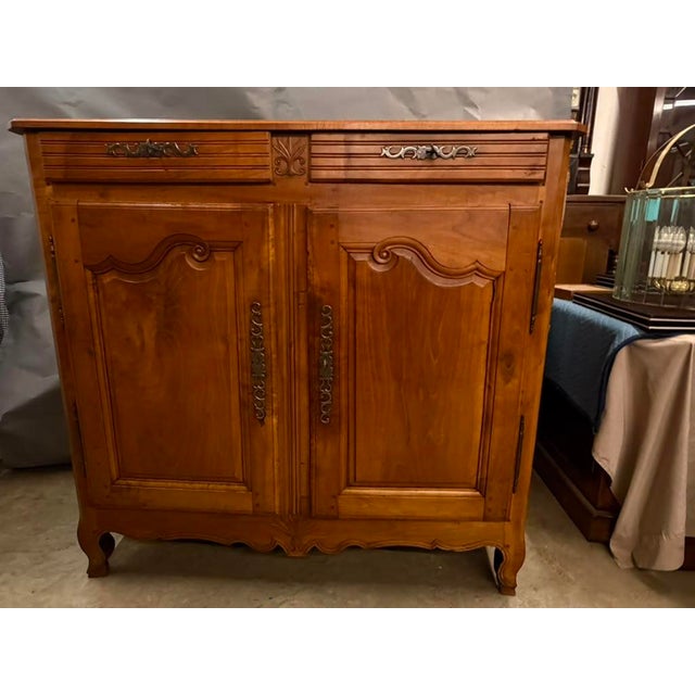 Auburn 18th Century French Country Louis XV Cherry Haut Buffet Cabinet, Circa 1790 For Sale - Image 8 of 18