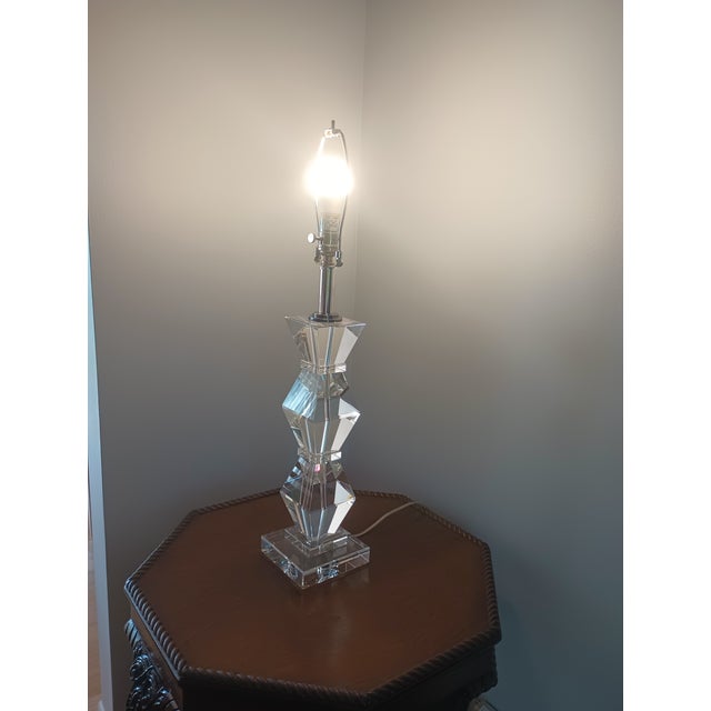 Ethan Allen 1970s Mid-Century Modern Ethan Allen Geometric Crystal Table Lamp With Linen Drum-Style Shade For Sale - Image 4 of 10