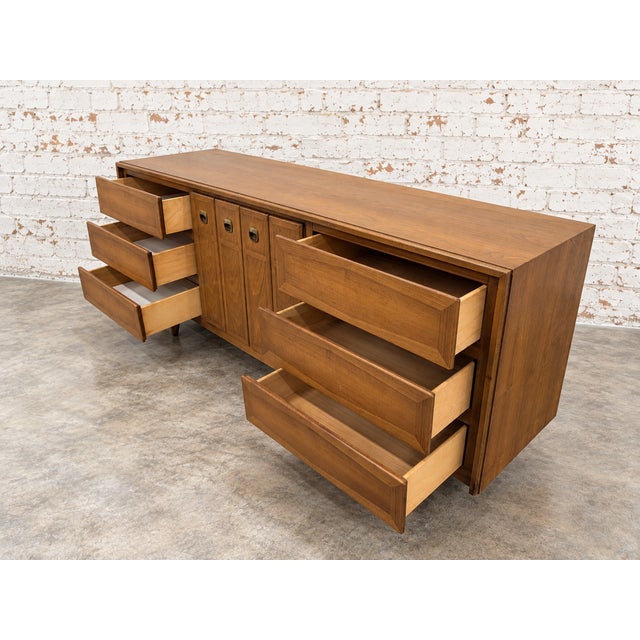 1960s Vintage MCM American of Martinsville Solid Wood 9 Drawer Triple Dresser For Sale - Image 5 of 8