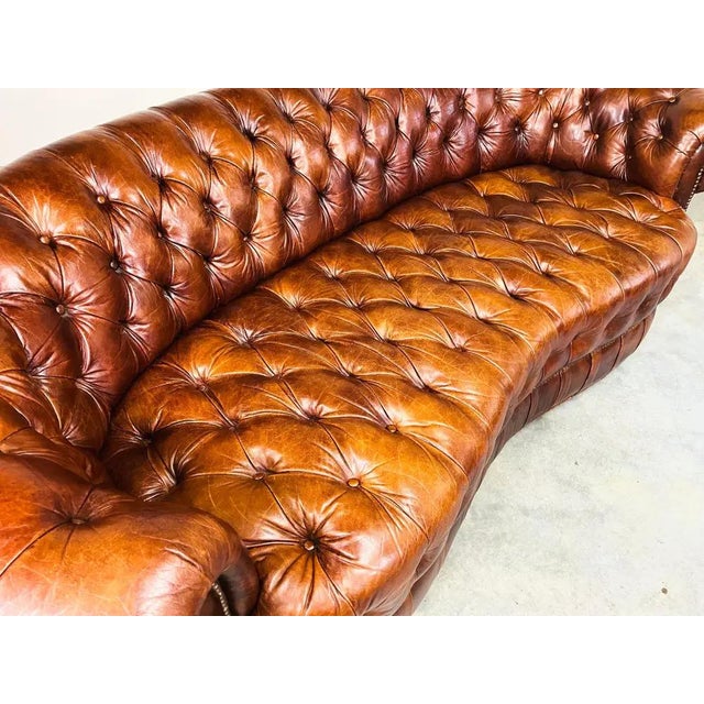 1990s Henredon Chesterfield Crescent Sofa, Brown Leather, Tufted For Sale In Philadelphia - Image 6 of 9