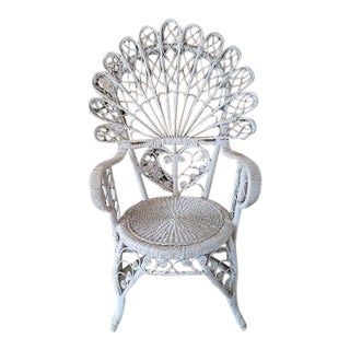 Vintage White Wicker and Rattan Sweetheart Fiddlehead Peacock Chair For Sale