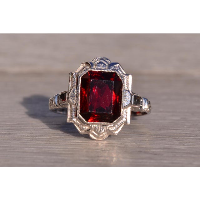The Trinity River: Antique Art Deco Garnet Ring in White Gold For Sale - Image 9 of 11