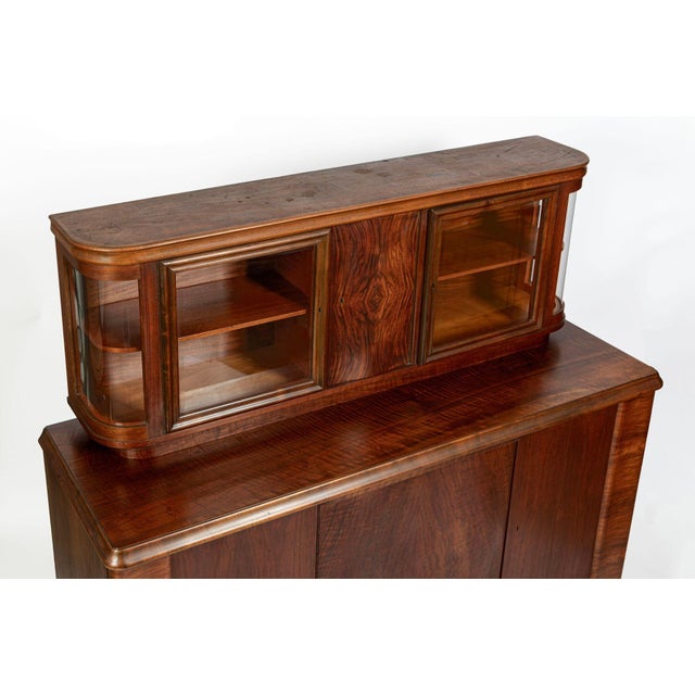 1930s Art Deco Figured Walnut Sideboard Buffet or Bar Cabinet With Vitrine, Circa 1930 For Sale - Image 5 of 18