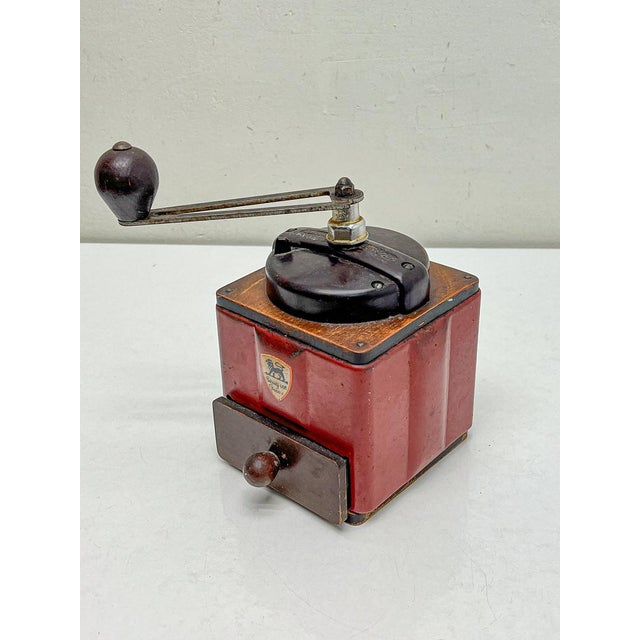 French Red Metal and Bakelite Coffee Grinder from Peugeot, 1940s For Sale - Image 3 of 12